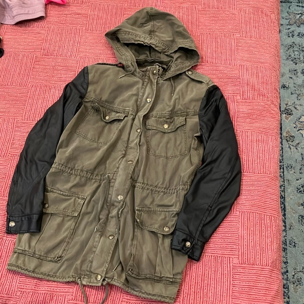 Talula small army Green / Black Utility Jacket with Hood - damaged